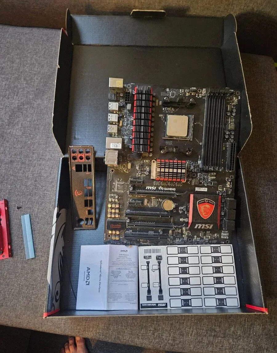 Základní deska MSI 970 GAMING + procesor AMD FX-6100 (Socket