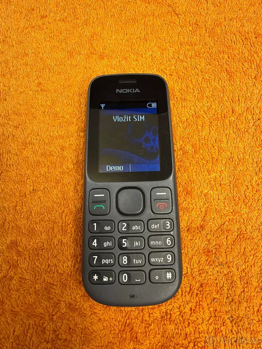 Nokia 100 v pěkném a plně funkčním stavu