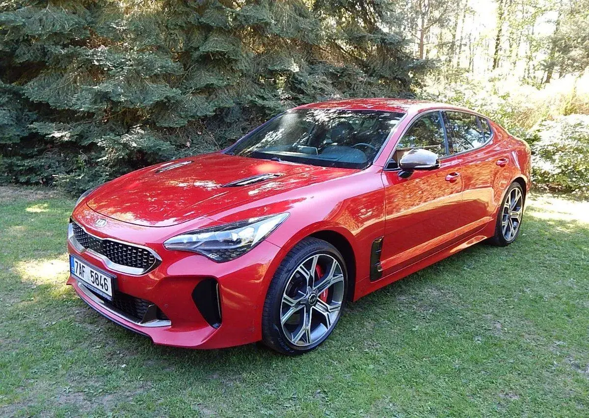 Kia Stinger – 2018, 283 000 km