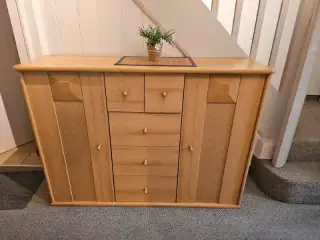 Komoda - délka 136 cm, velmi pěkný stav