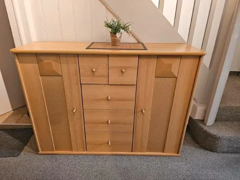 Komoda - délka 136 cm, velmi pěkný stav