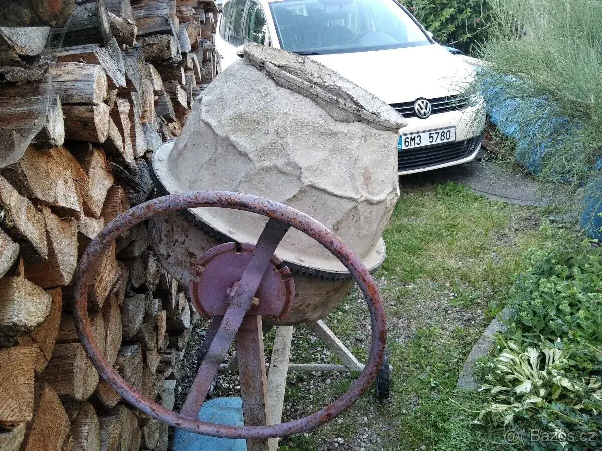 Malou míchačku na beton