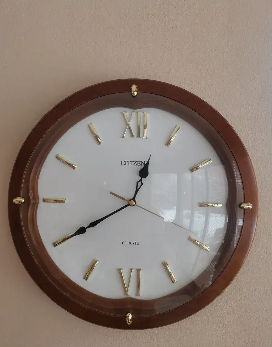 Nástěnné hodiny Citizen