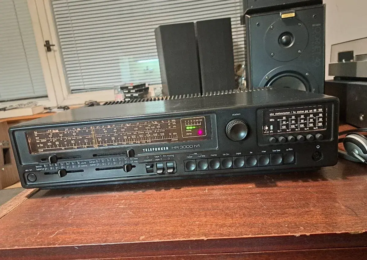 HiFi receiver Telefunken HR 3000 - plně funkční