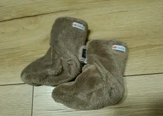 Capáčky pro miminka Outlast