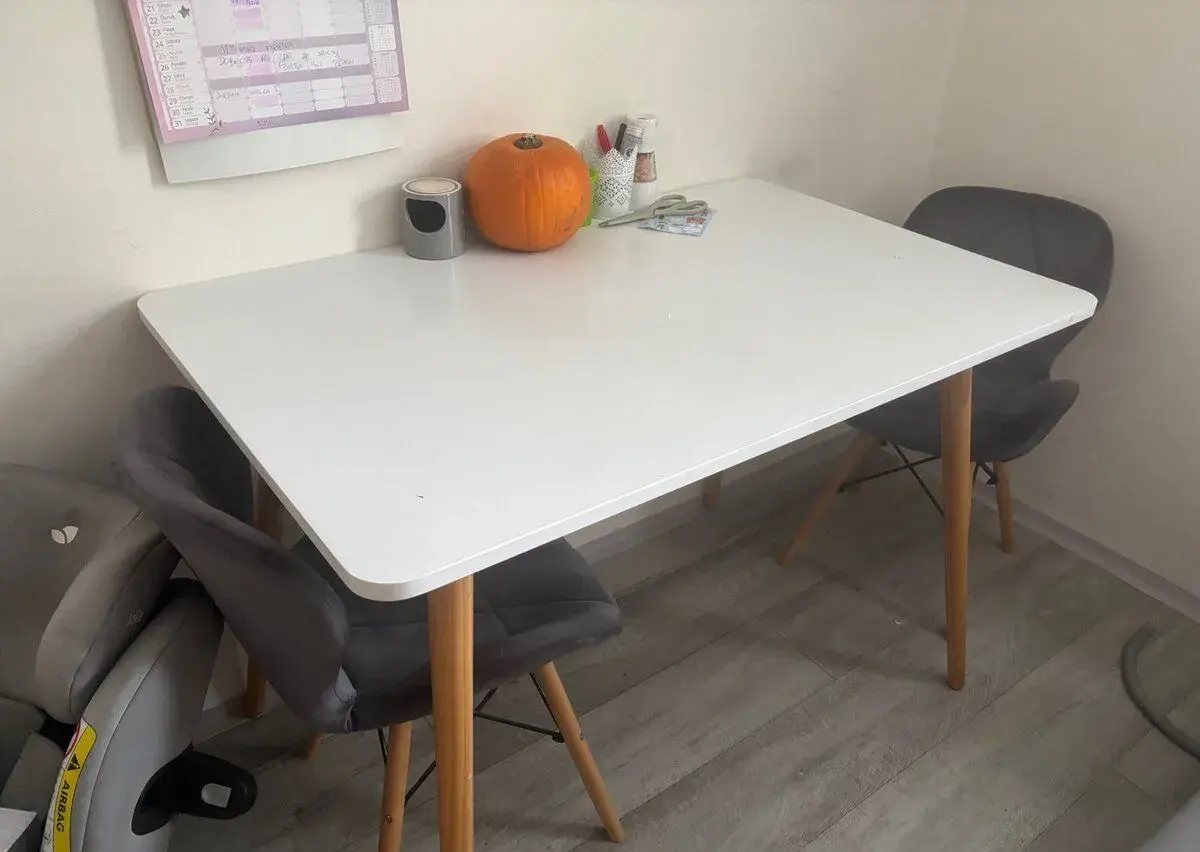 Jídelní stůl + 3ks židle