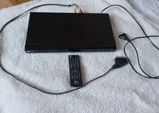 Málo používaný DVD/CD přehrávač LG DVX640 dálkové ovládání