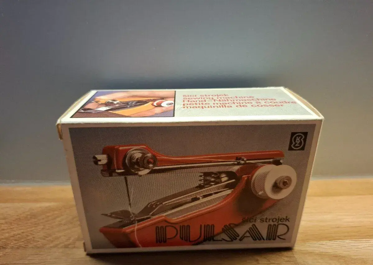Mini šicí stroj Pulsar