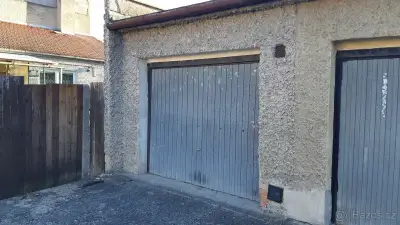 garáž na ulici Buzulucká, Olomouc-Slavonín