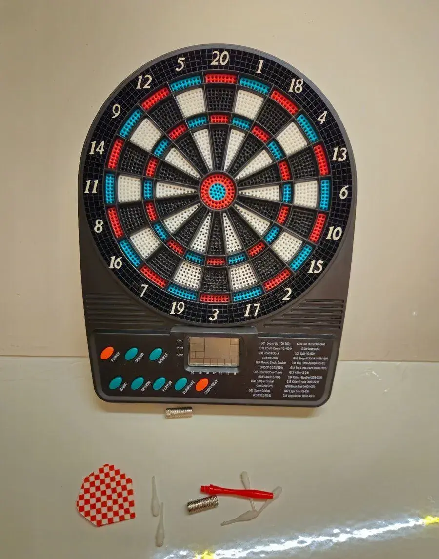 Elektronický terč + šipky