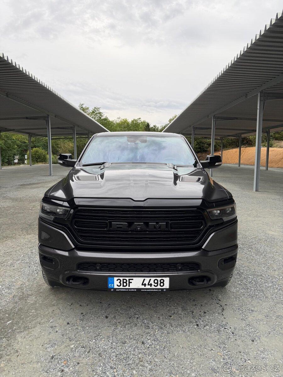 RAM 1500 5.7 HEMI Limited Night Edition