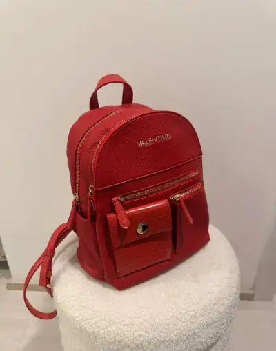 Dámský batoh Valentino Bags – červený, zlaté kování