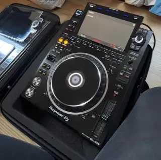 1x Pioneer CDJ 3000 - 1x Pioneer DJM-A9 vč. case