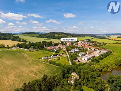 Prodej komerčního objektu s pozemkem 2 206 m², Dub u Prachat