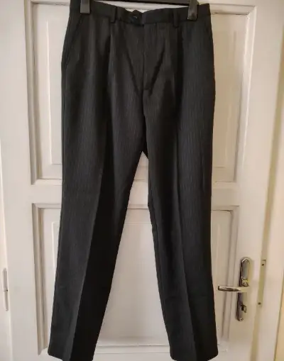 Kalhoty s jemným proužkem, nemačkavý kvalitní materiál