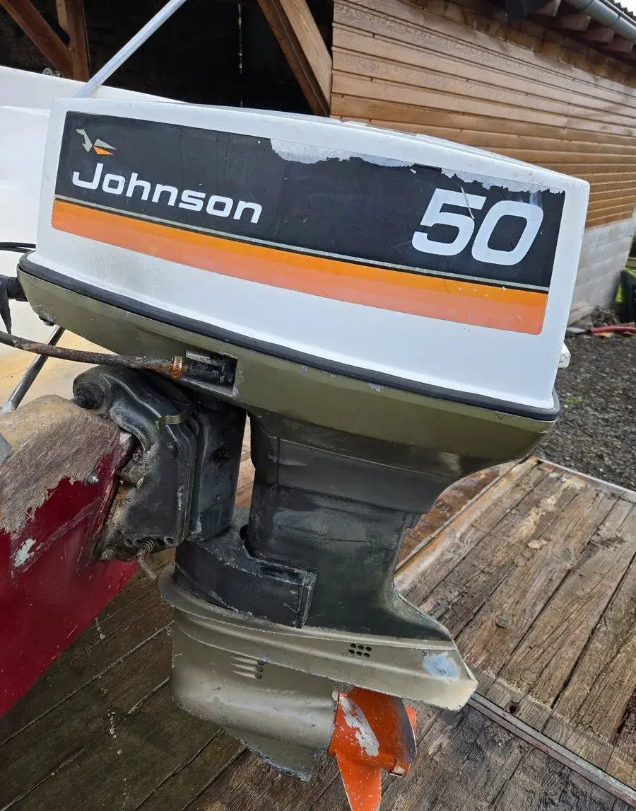 Lodni motor Johnson 50, doklady, kr.noha, dalkove ovl.