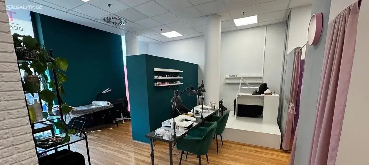 Pronájem místa manikérky