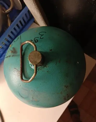 Malá 2kg plynová bomba – PB, plná a připravená k použití