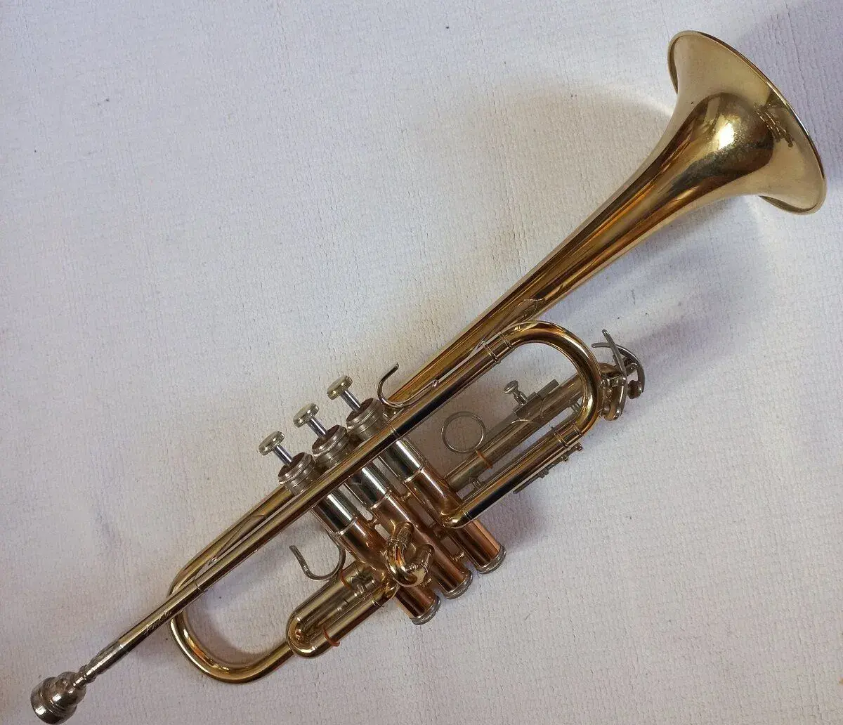 Trumpeta Bb Amati ATR 211C