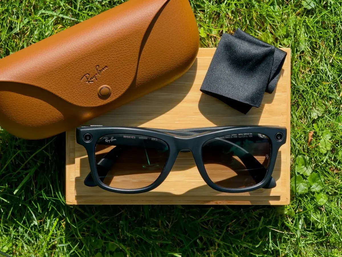 Ray-Ban Meta Wayfarer Gen 2 – Matte Black, Transitions, veli
