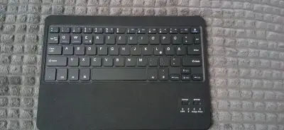 BT malá klávesnice