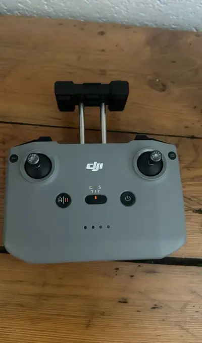 DJI RC-N3 Controller ve velmi pěkném stavu