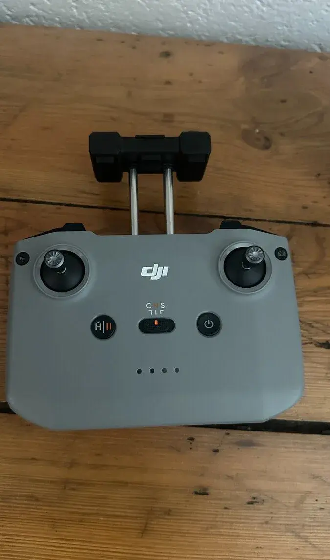DJI RC-N3 Controller ve velmi pěkném stavu