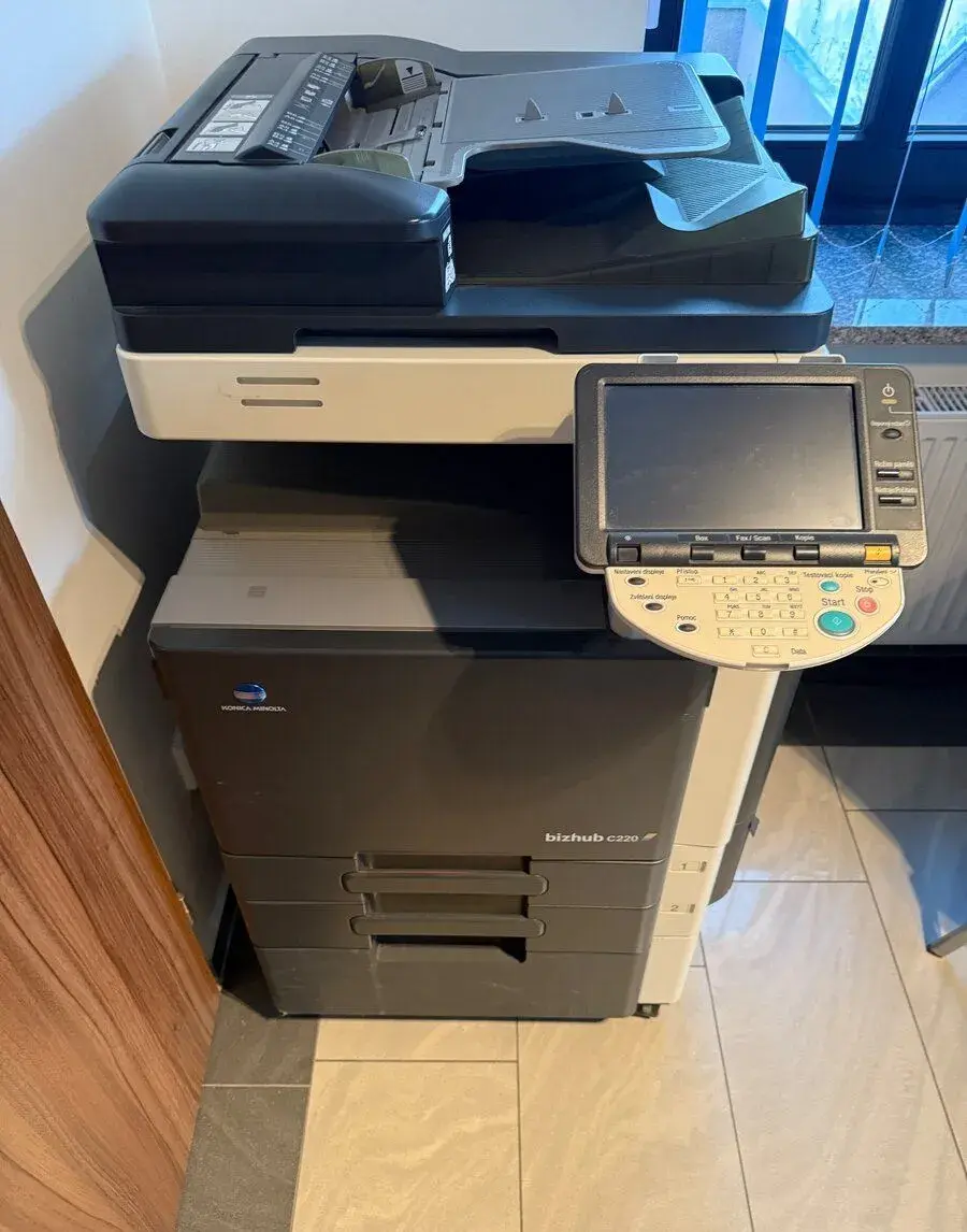 KONICA MINOLTA C220