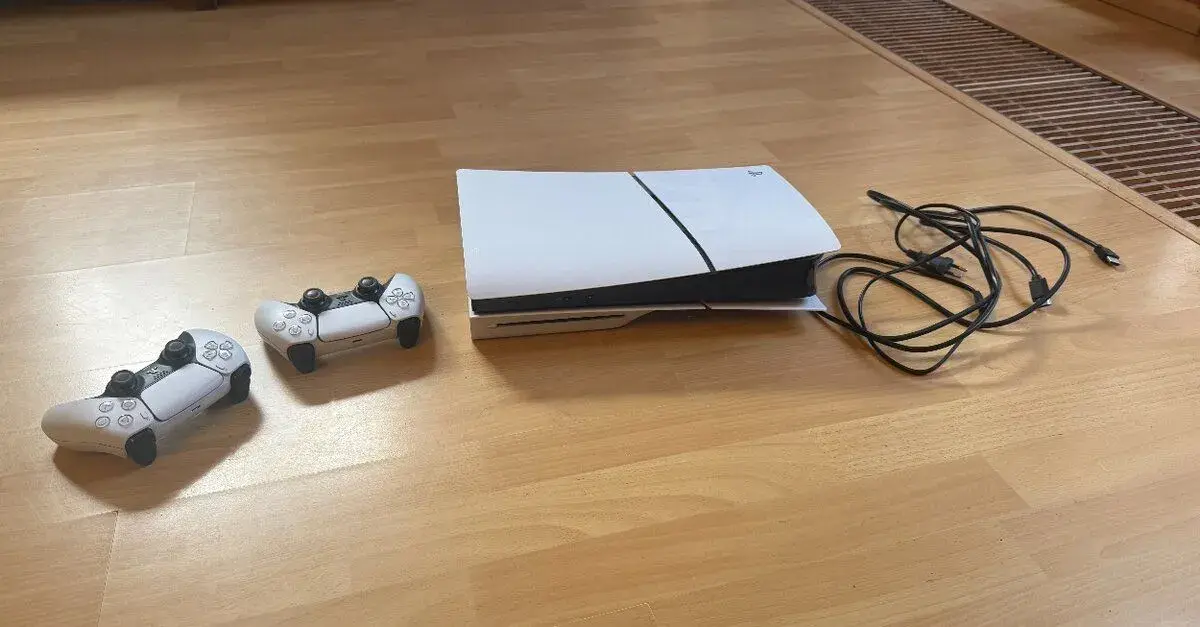 Playstation 5 slim 1tb s mechanikou záruka 1.10.2029 alza