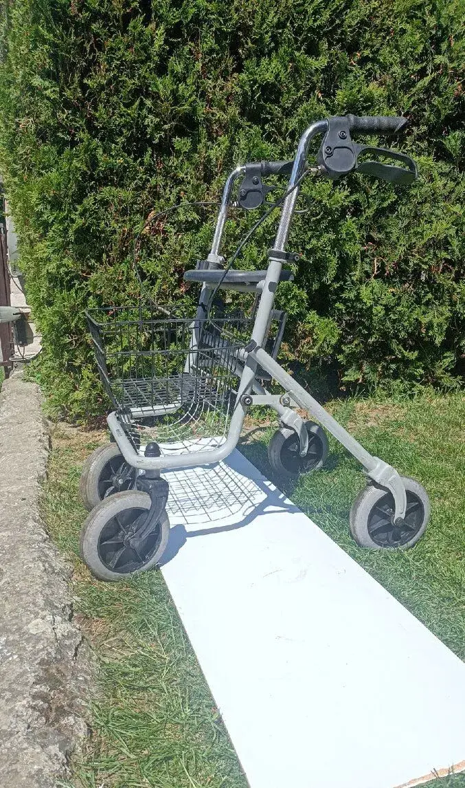 Podpůrný vozík Ortopedia