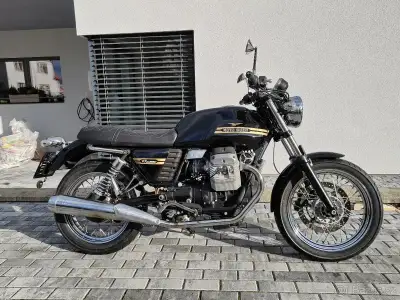 Moto Guzzi V7 super cena
