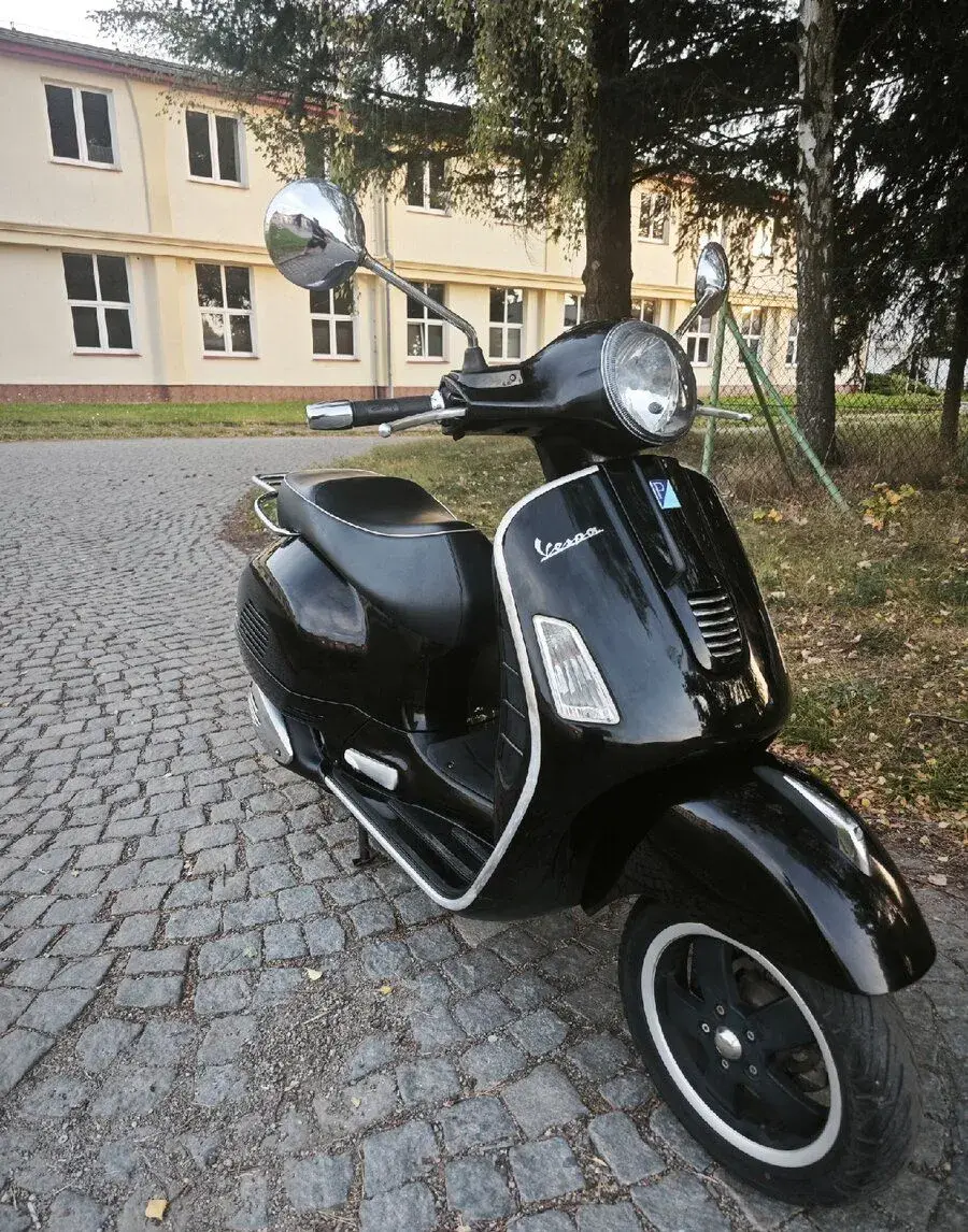 Piaggio Vespa 125 GTS