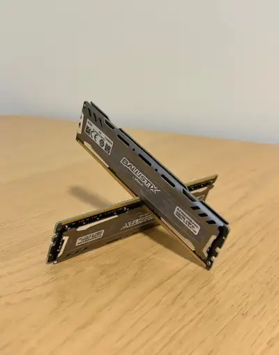 Crucial Ballistix 32 GB (2×16 GB) DDR4 3000 MHz CL15