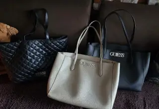 Originál kabelky Guess a Versace