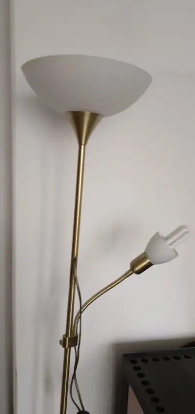Stojací lampa