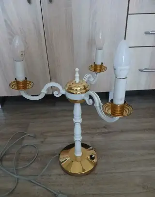 Stolní lampa