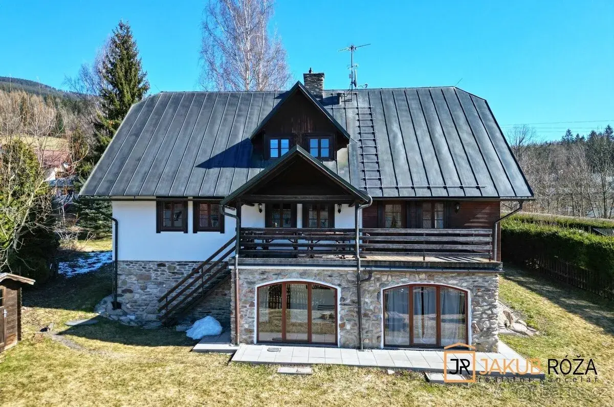 Nemovitost – 377 m², pozemek 1587 m²
