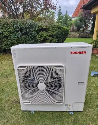 Venkovní jednotka TČ Toshiba ESTIA HWT-801HW-E-8 kW