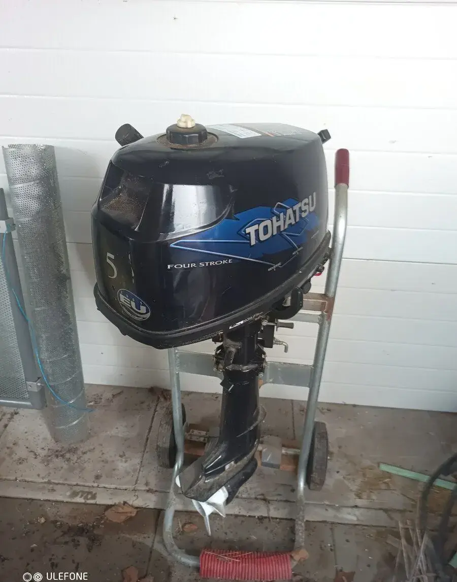 Lodní motor Tohatsu 5 HP, čtyřtakt – 3 krát použitý