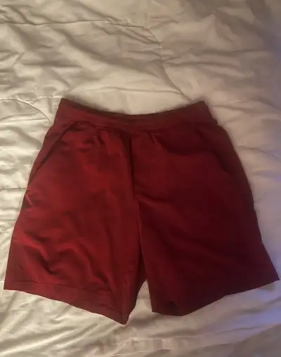 Krásné kraťasy Lululemon