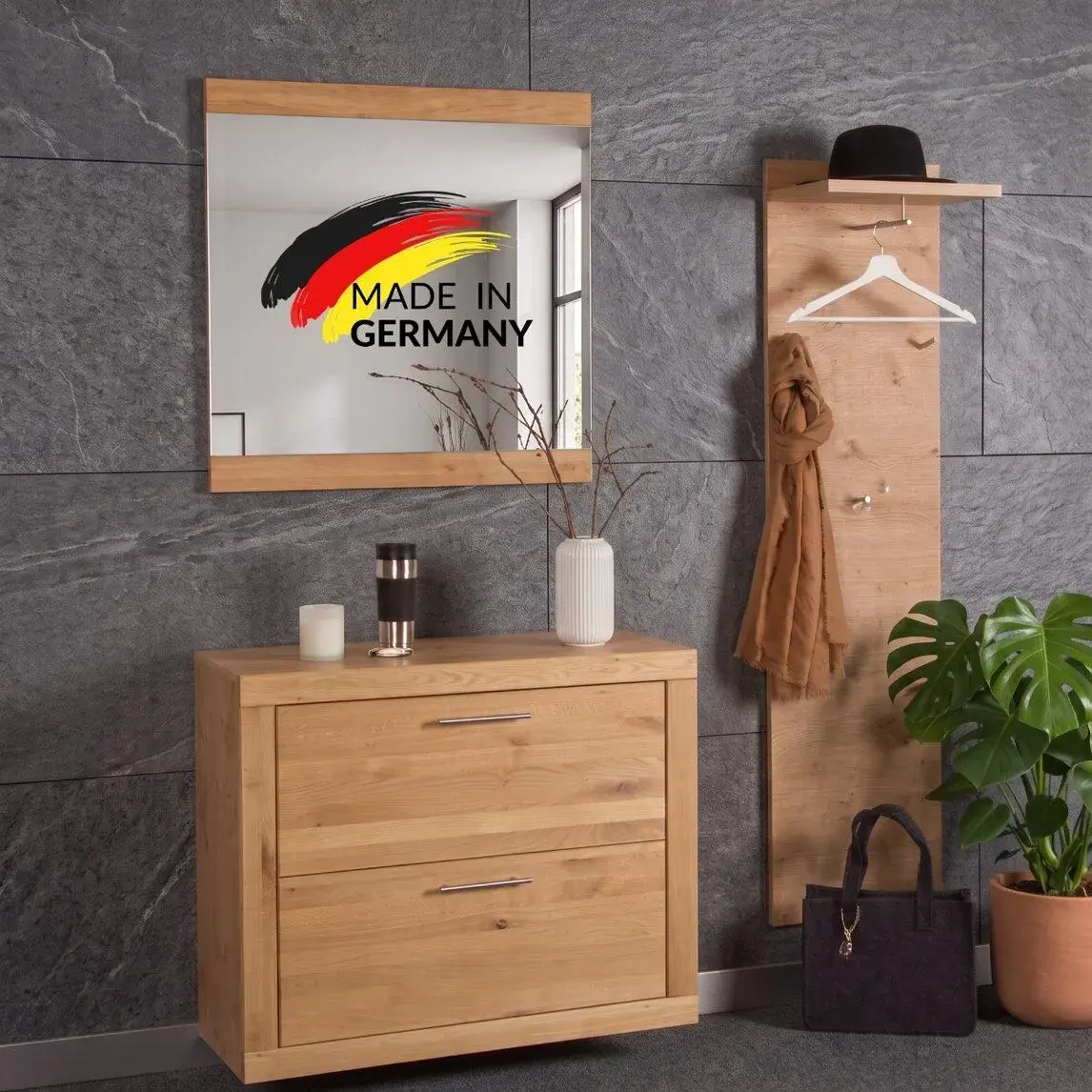 Předsíňová stěna z masivu dubu Germany