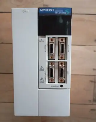 Servo zesilovač Mitsubishi MR-J2S-350B