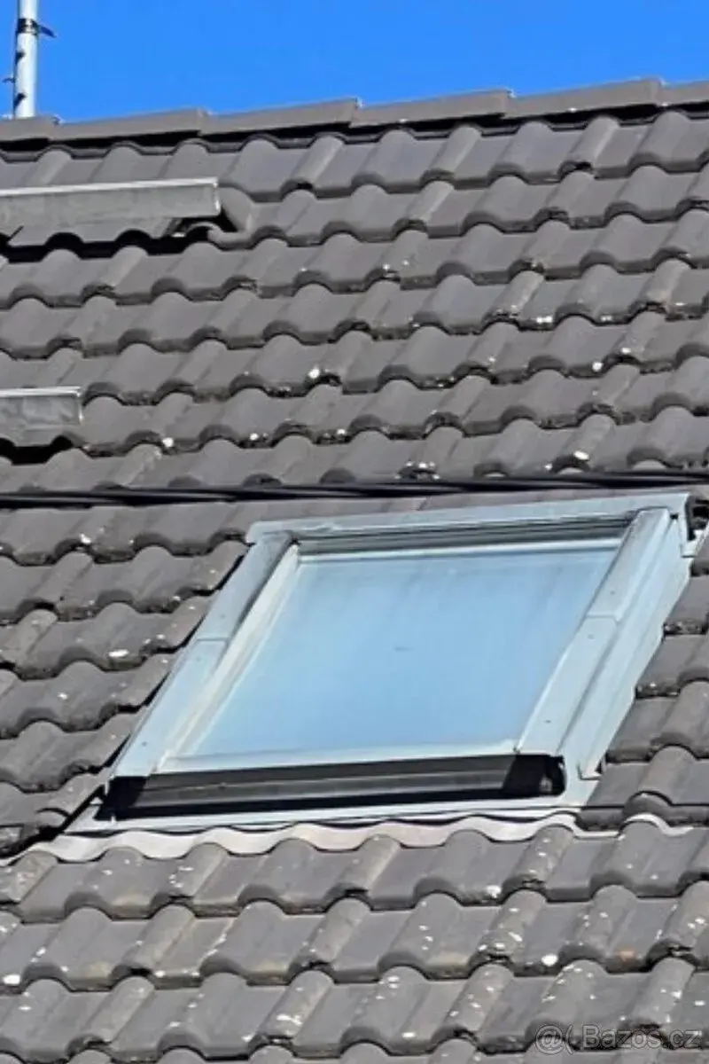Střešní okno k renovaci 78 x 140