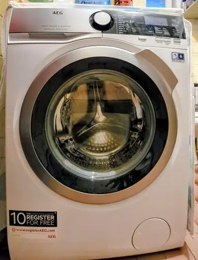 Parní pračka AEG 7000 na 8 kg, jen 4000 Kč