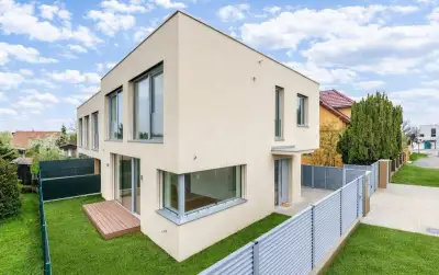 Prodej designové novostavby rodinného domu 4+kk s podlahovou