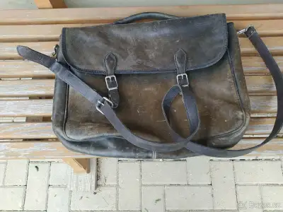Kožená taška a kožená bunda