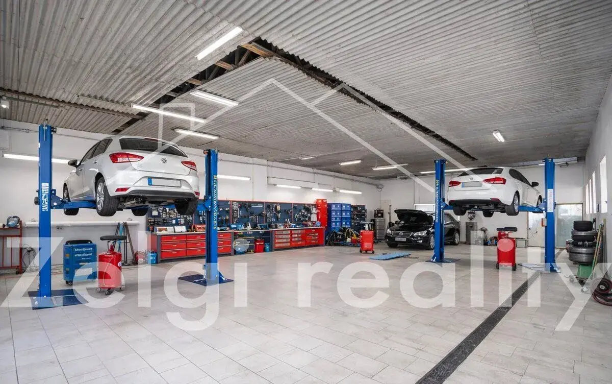 Pronájem komerčního objektu v Miloticích 550 m2 - možnost úp