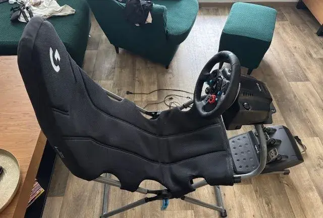 Logiech G29 + Logitech Playseat