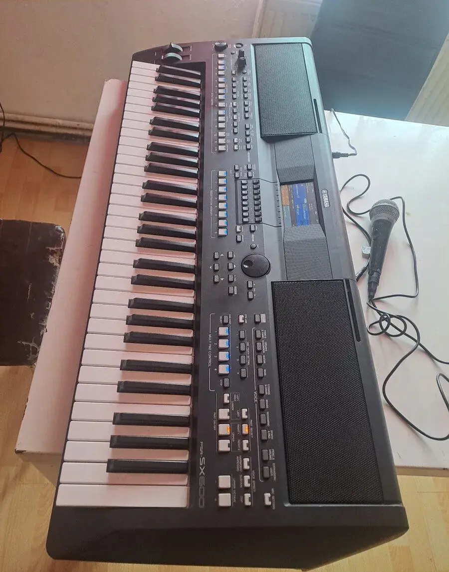 Klavesy Yamaha SX600