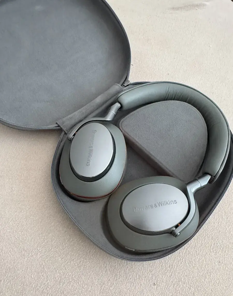 Sluchátka Bowers and Wilkins PX8 Mclaren